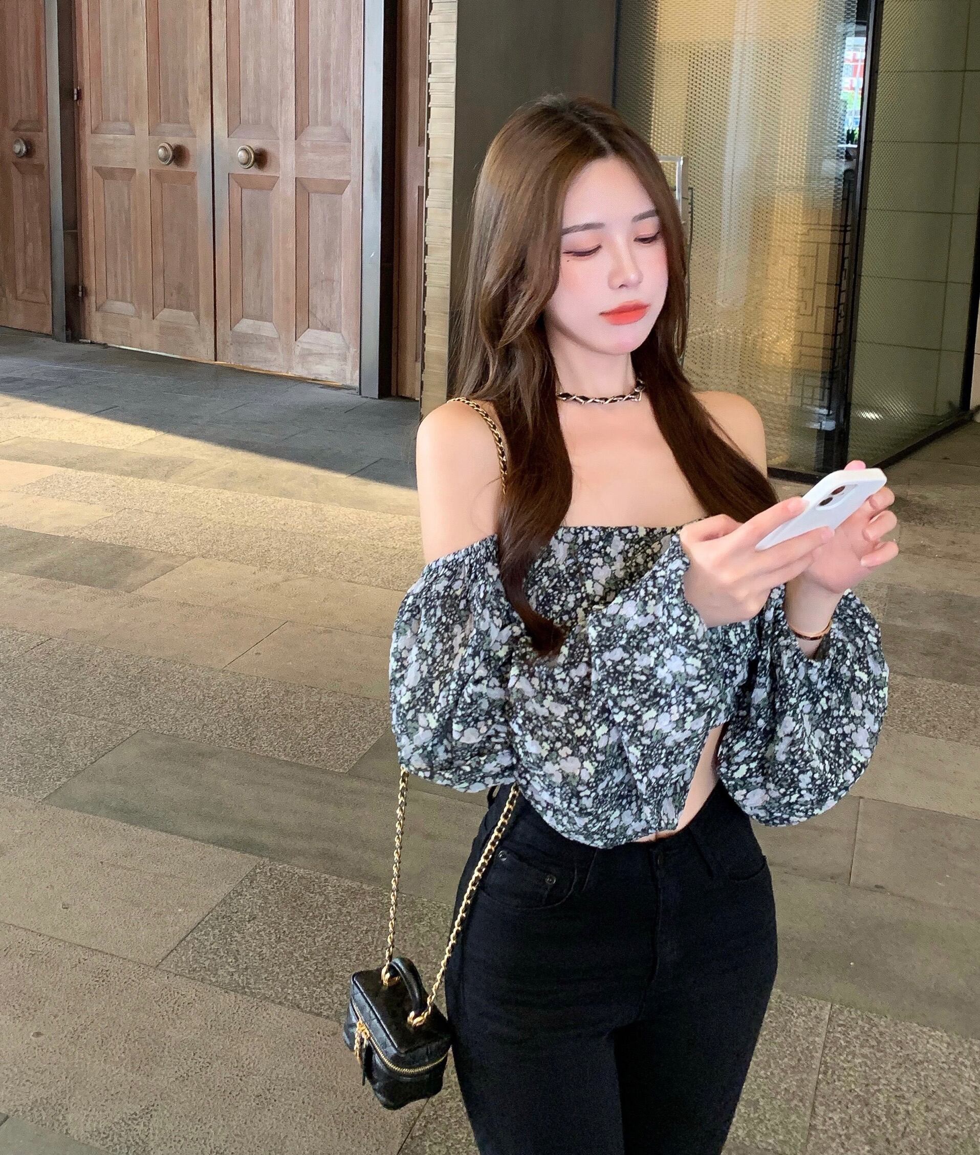 フローラルシフォンシャツ サマー薄手ショート 夏物 花柄 ブラックストロベリース30195891265