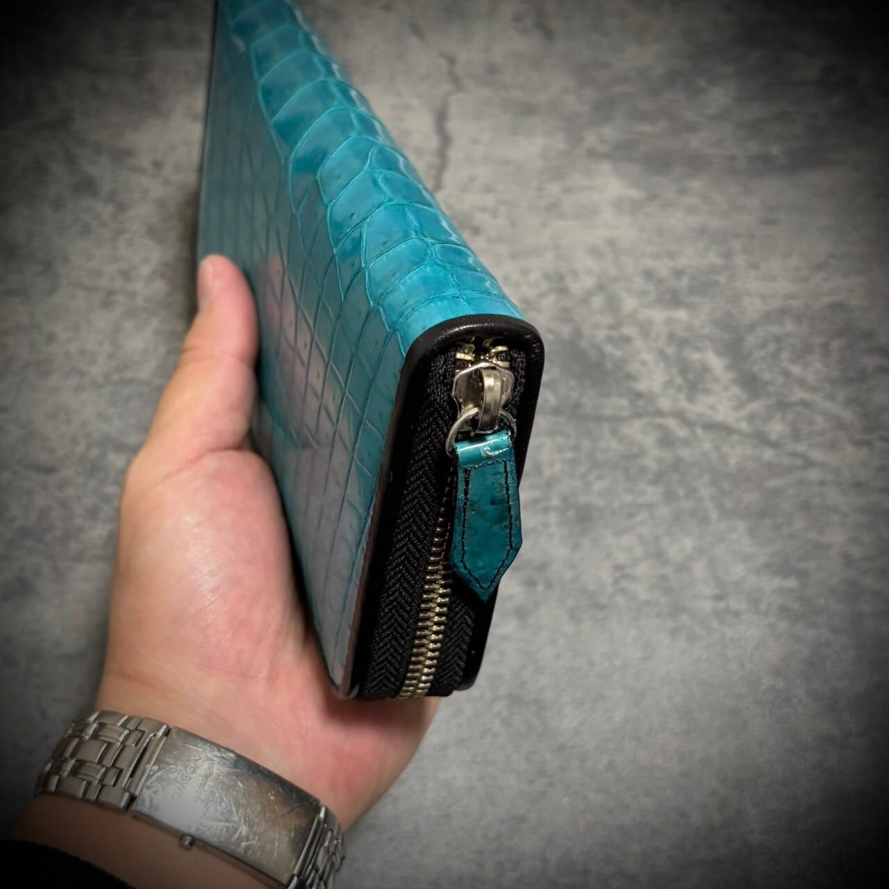 ターコイズカラークロコダイルなが財布 一枚革