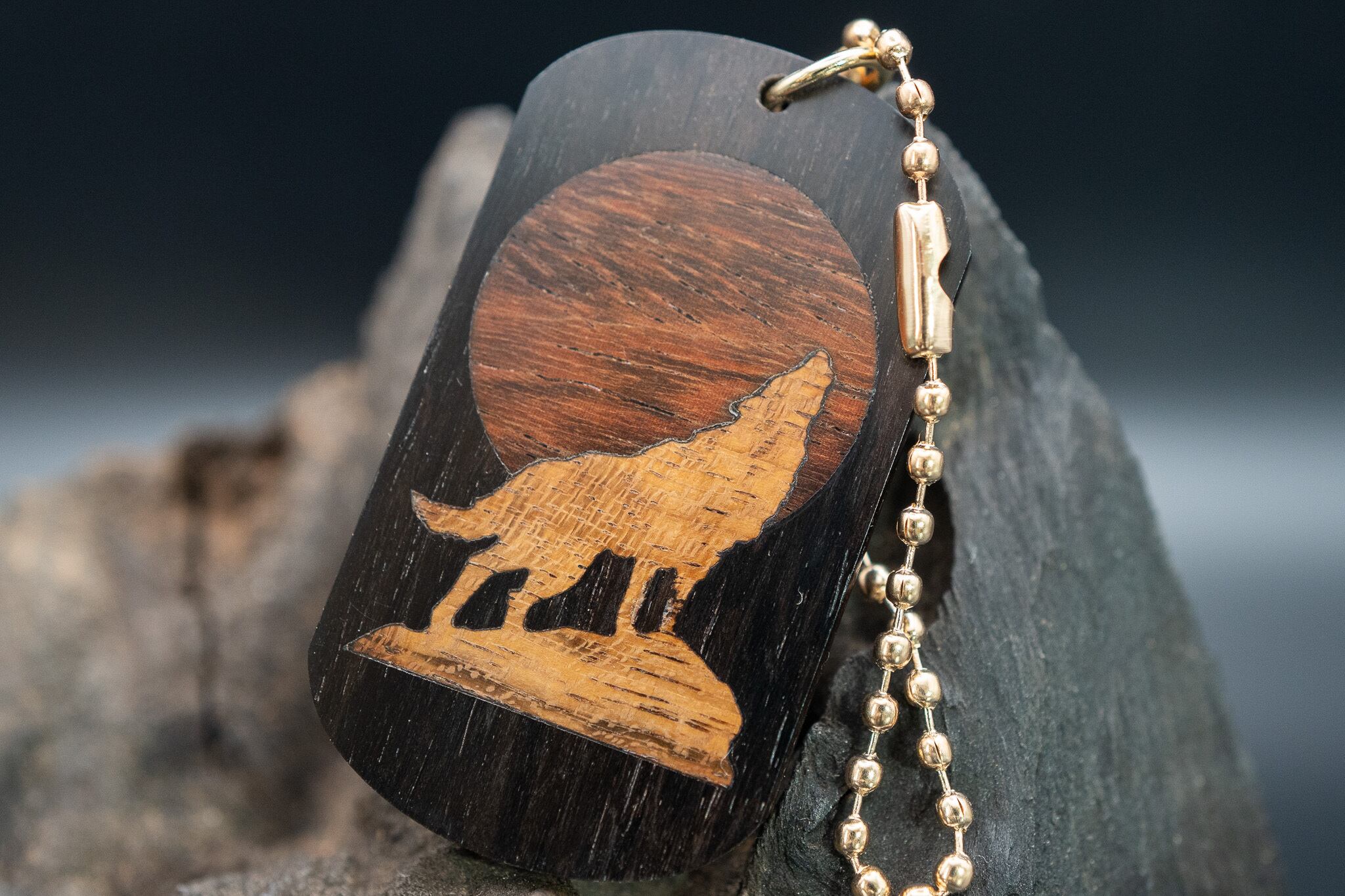 【芳醇な艶と響き】 グラナディラ ドッグタグ 象嵌 月と狼