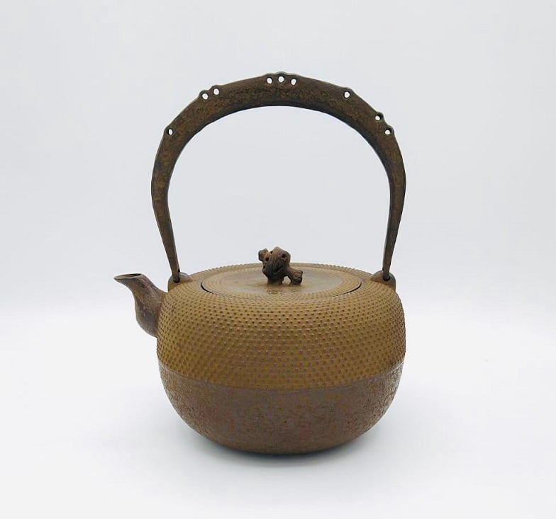 鉄瓶 18型小槌アラレ1.3L | 田舎暮らし屋|南部鉄器通販.com 鉄瓶 18型小槌アラレ1.3L | 田舎暮らし屋|南部鉄器通販.com