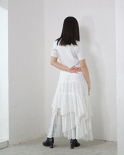 AMBERGLEAM - 2WAY Tiered Skirt ：LACE｜2WAY仕様／ドローコードシャーリング／ティアードレース／膝スリット／前後差アレンジ