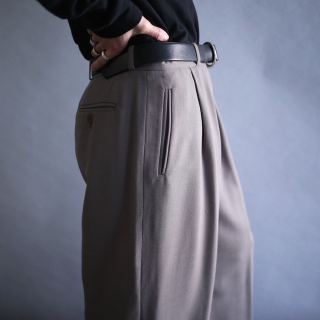 2-tuck tapered silhouette gray-beige wide wool slacks（with liner）