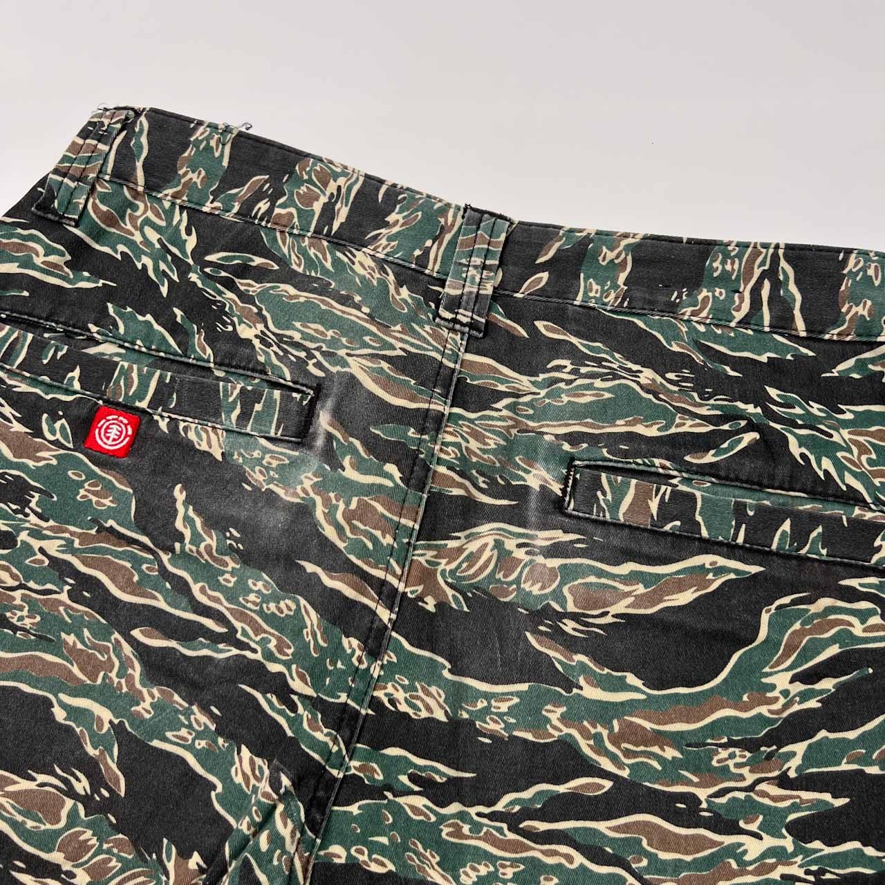 ELEMENT エレメント タイガーカモ 迷彩 カモフラ ハーフパンツ ショートパンツ サイズ 30 /メンズ/ショーツ