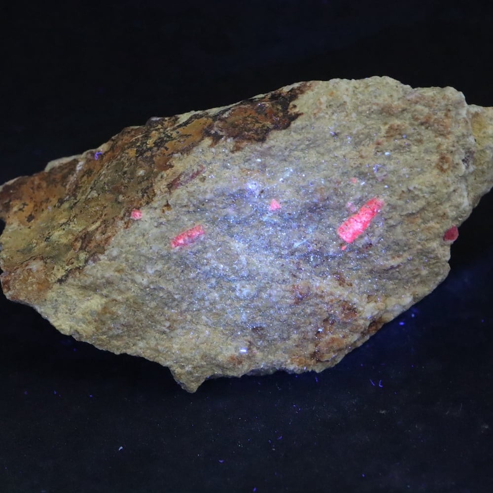 カリフォルア産 コランダム ルビー サファイア 原石 91.3g CRD099 鉱物