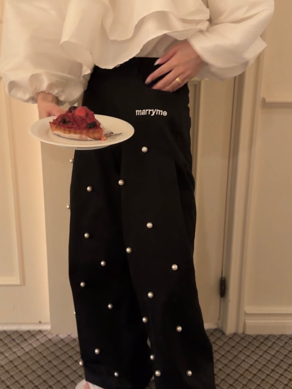 MARRYME PERL LOGO PANTS | MARRY ME.official