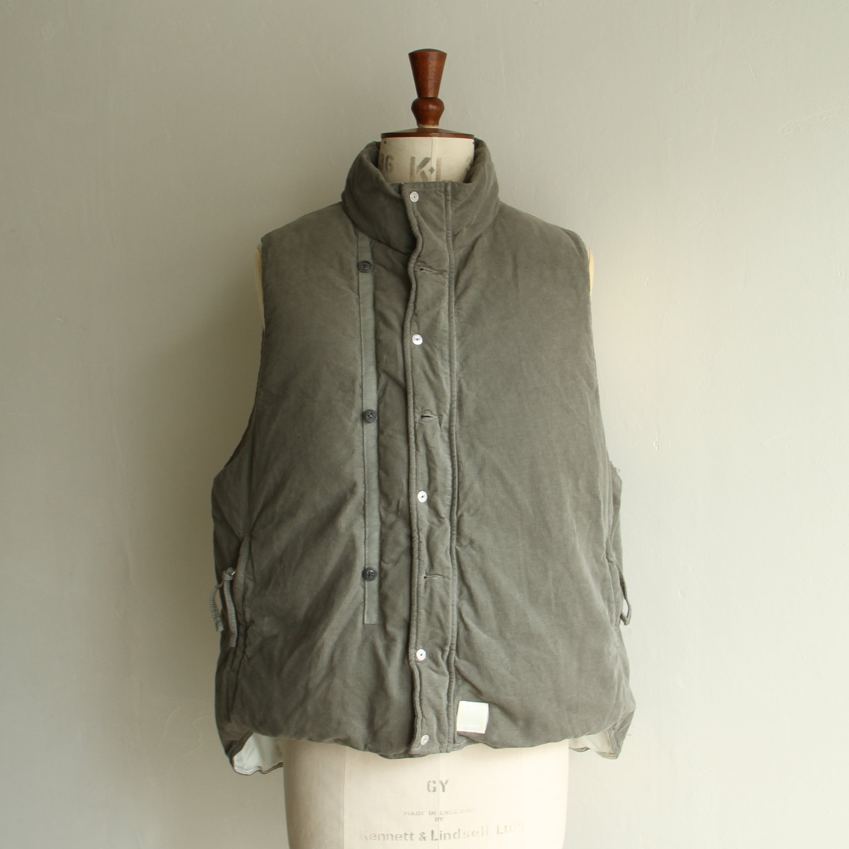 INNAT Garment dyed down vest