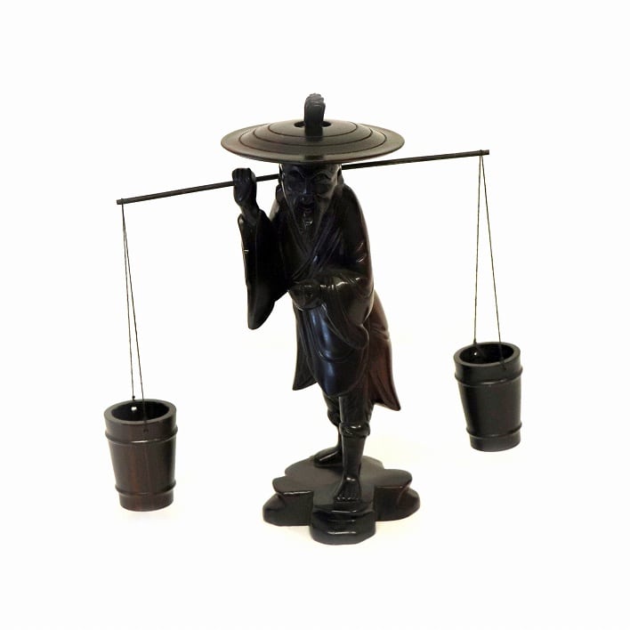 木彫り(工芸品) 「天秤棒を担ぐ老人」 7010a70df238e1fa3134517a593502