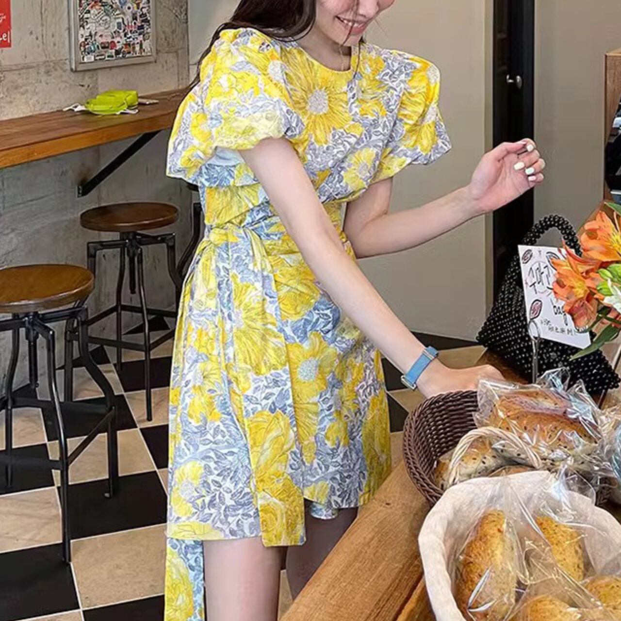 ランタンスリーブ フラワーミニワンピース A4270