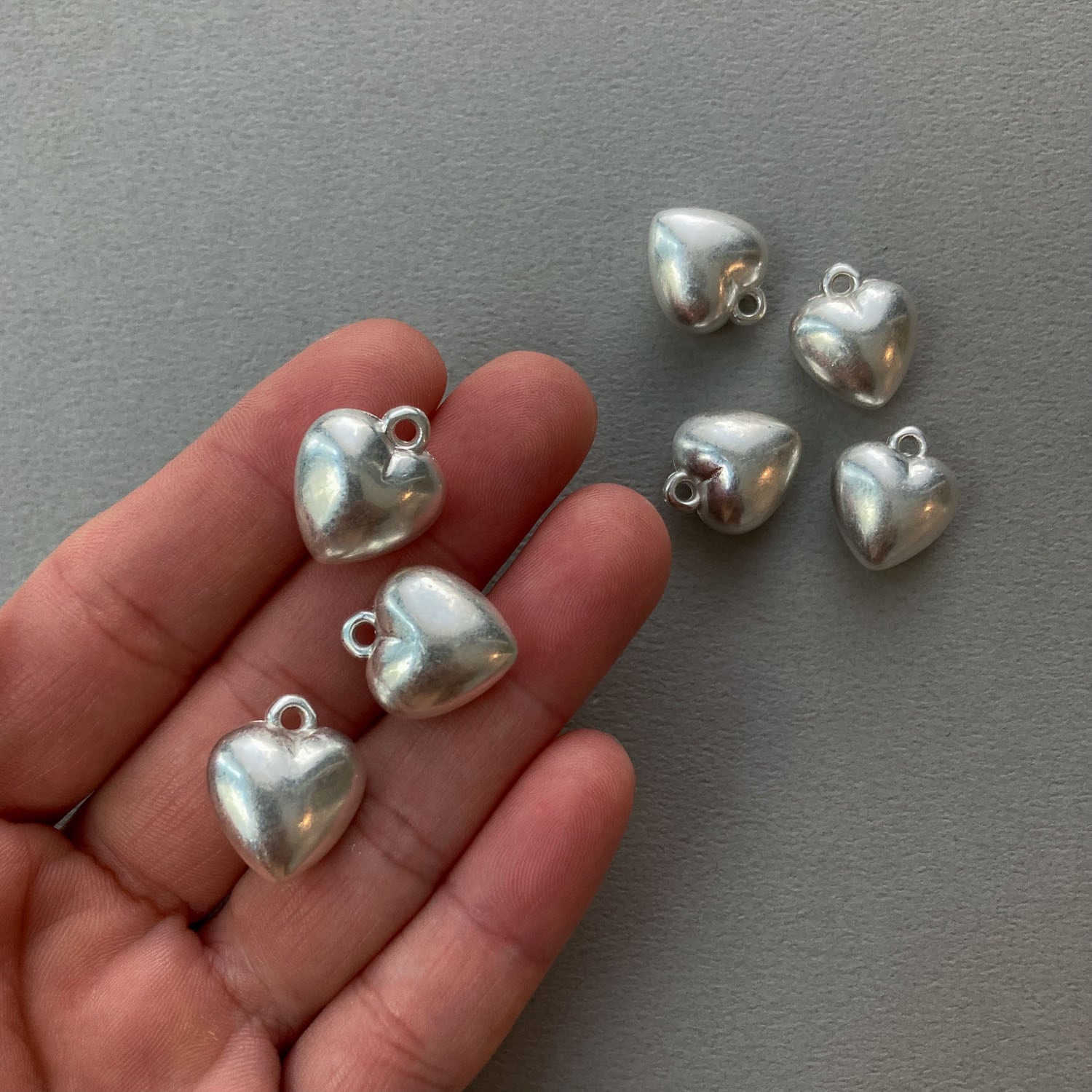 再入荷〉シルバーシンプルハートチャーム | Dua-アクセサリーパーツ