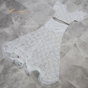 ベリーダンス 衣装 上下セット ホワイト系 レッスン 練習 白 爽やか レース 総レース 花柄 ツーピース セットアップ インナーパンツ 明るい 半袖 かわいい 上品 スリット ダンス衣装 華やか