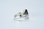 R-087 Oval signet ring olive
