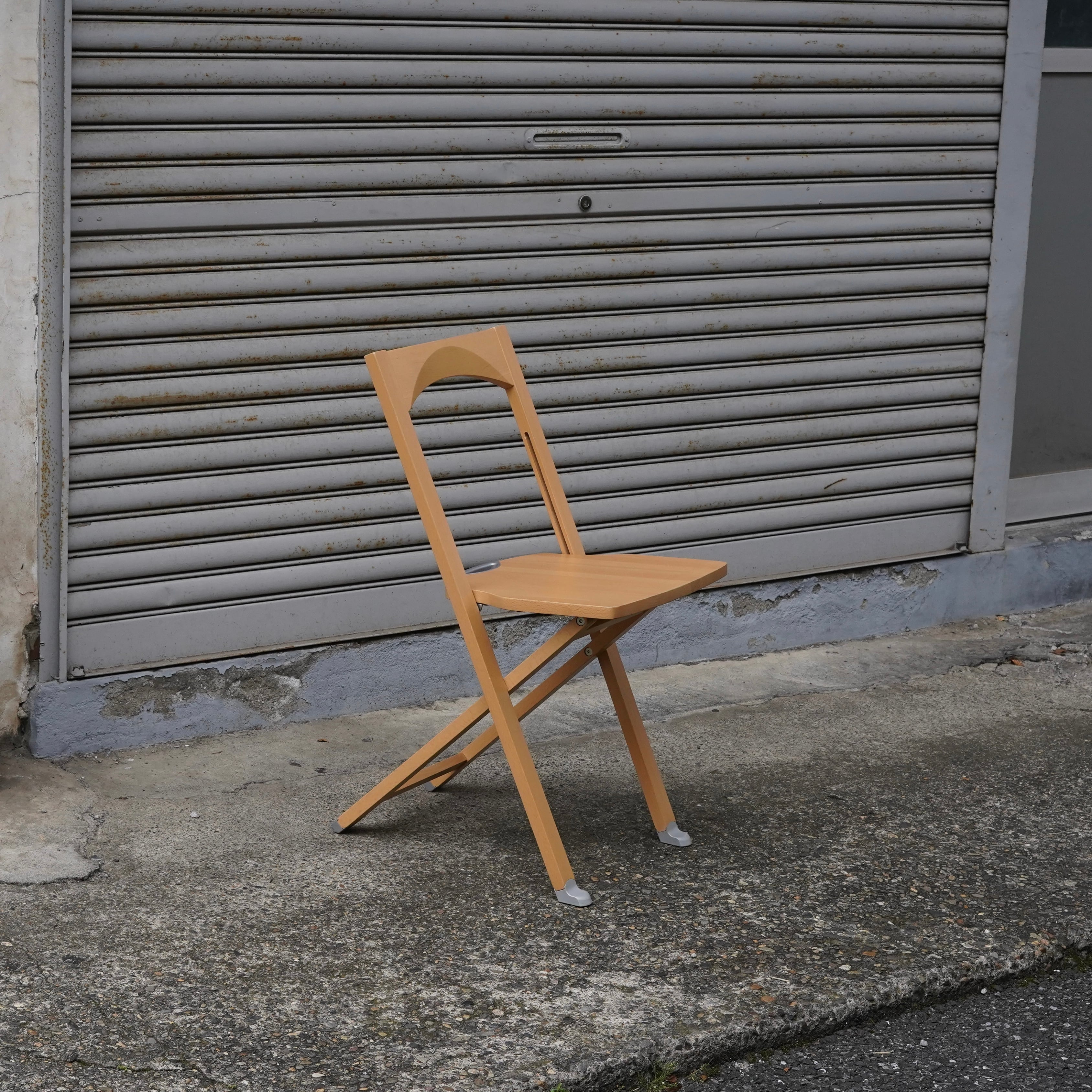 Calligaris Olivia カリガリス　折りたたみ椅子 ライトブラウン Calligaris OLIVIA 伸長式チェア | トリノス-torinoth- | 新宿区神楽坂