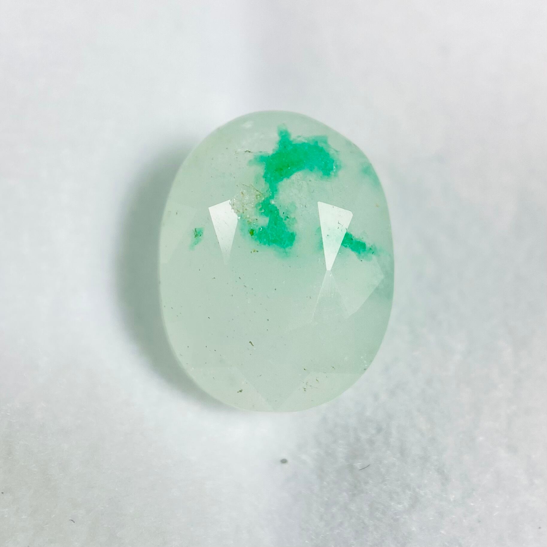 絵画のようなエメラルドインクオーツ