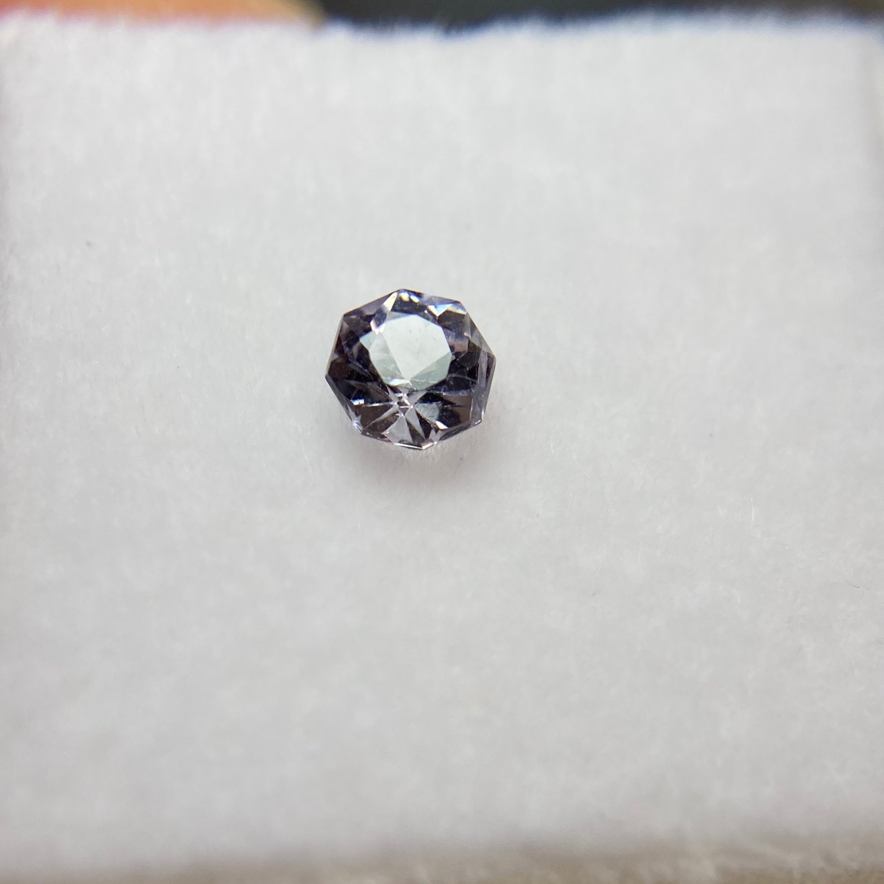 [hi69******様] お花みたいな スピネル オクタゴンカット Part2 3.6mm-3.8mm