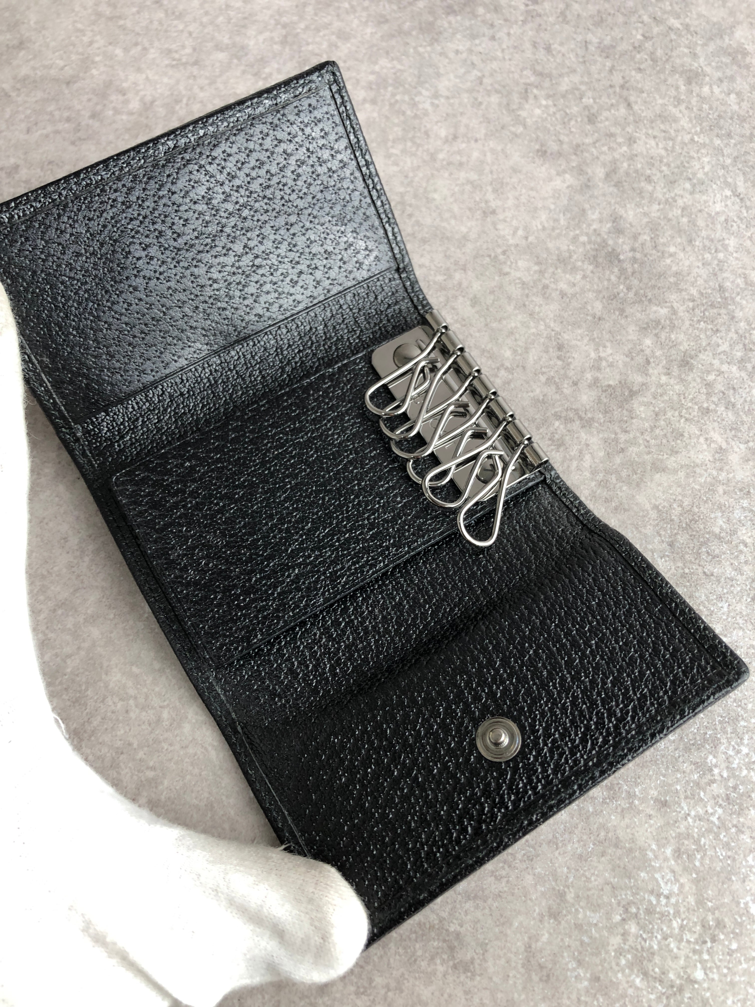 GUCCIグッチGGマークヴィンテージ　キーケース GUCCI グッチ GG柄 キーケース ブラック キャンバス 6連 04564R F40IR