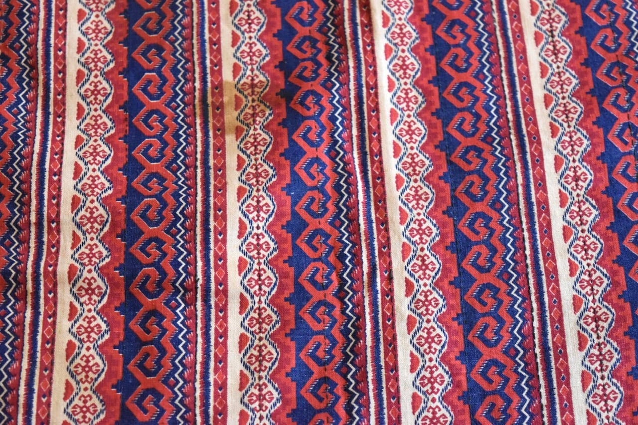ウズベキスタン絣の古い民族衣装「チャパン」 | 旅する骨董屋 喜八