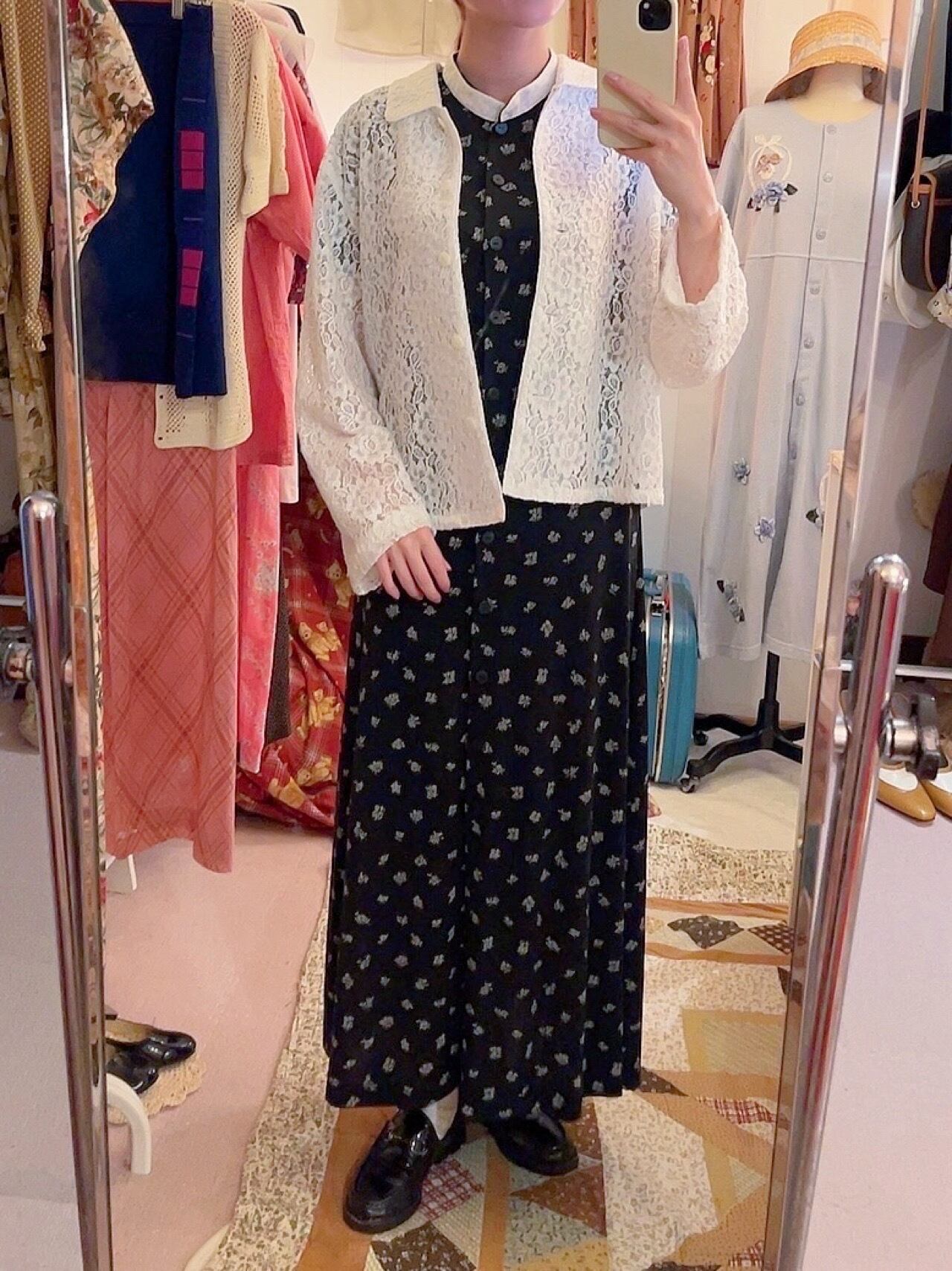 white flower lace blouse