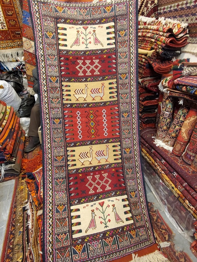 絨毯クエスト50【No.25】 ※現在、こちらの商品はイランに置いてあります。ご希望の方は先ずは在庫のご確認をお願いします。