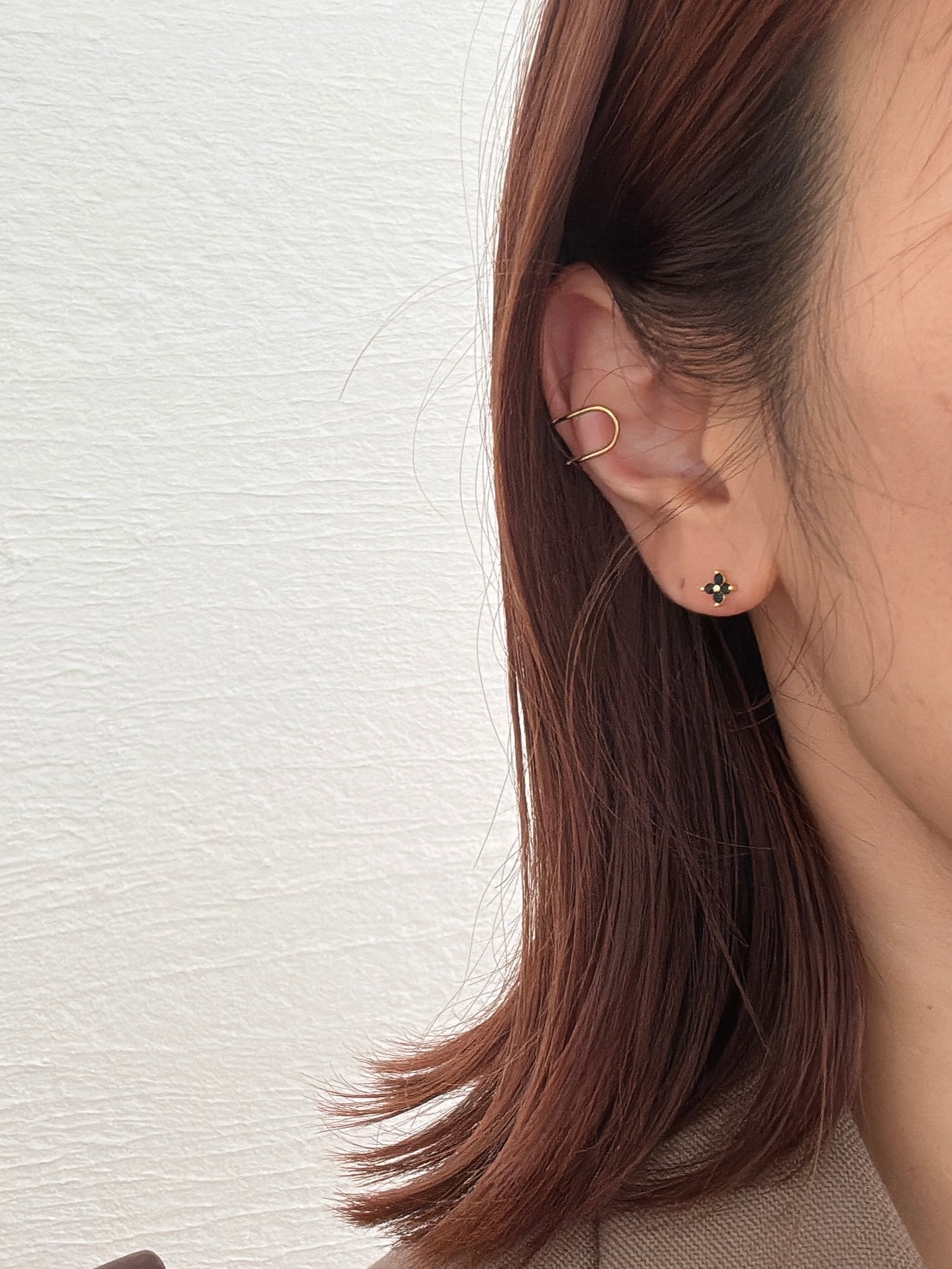 クロフラワーミニピアス | joie