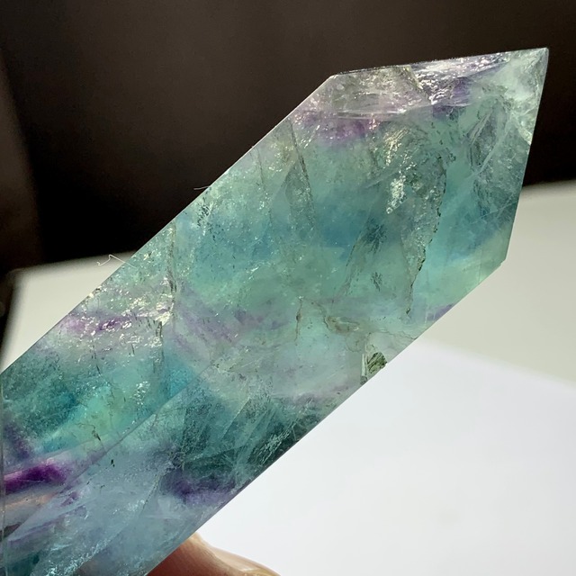 16.透明感高め！可愛い色合いフローライトダブルターミネーテッドポイント