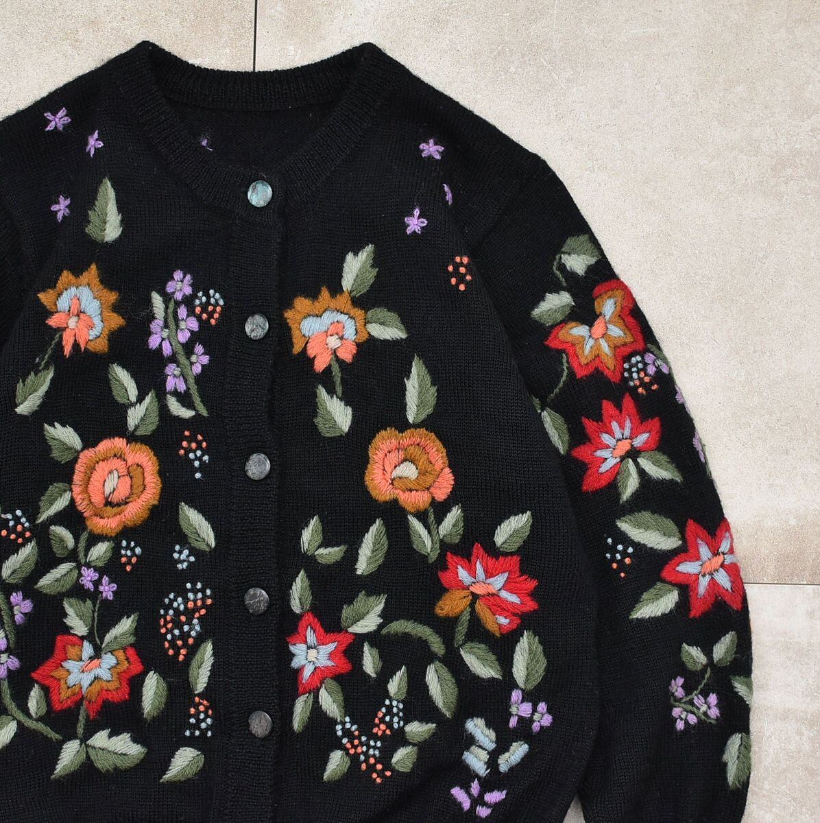 Flower embroidery wool knit cardigan カーデ | 古着屋 grin days