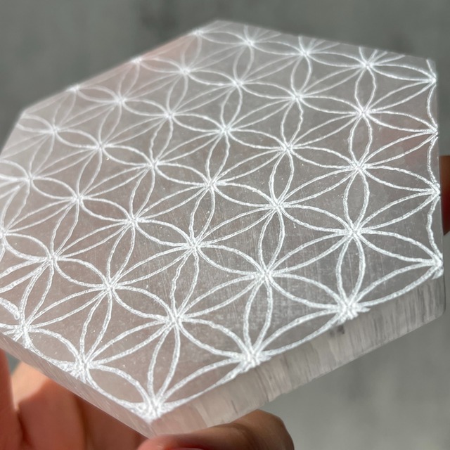 【セレナイト☆フラワーオブライフ】ヘキサゴンプレート｜透石膏｜鉱物 天然石 パワーストーン