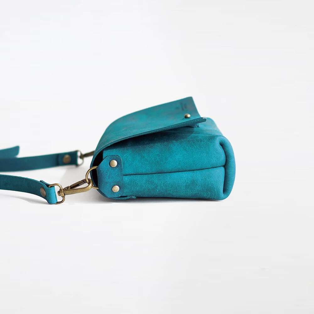 本革 ショルダーバッグ ターコイズ 25 オーダー品 アラスカレザー