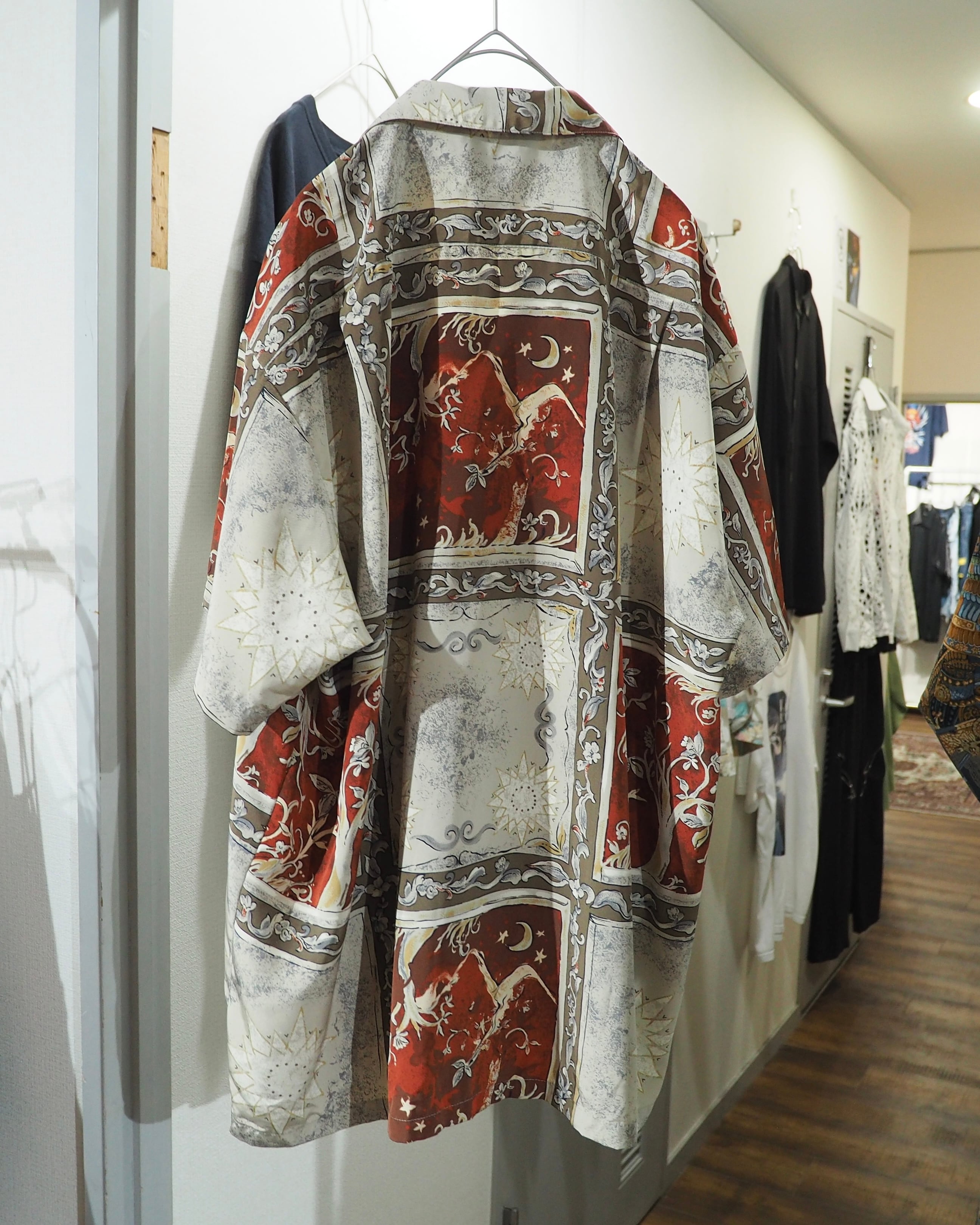 1990s Beautiful Baroque pattern vintage loose SS Open collar Shirt