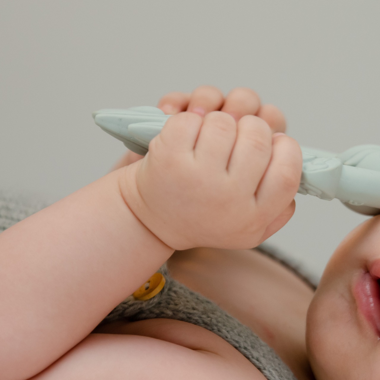 【即納】NATRUBA / TEETHER PARROT LIGHT GREEN