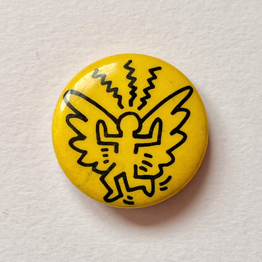 【ヴィンテージピンバッチ】キース・ヘリング　Keith Haring Pins: Tony Schafrazi Gallery 1982　[K3100196]