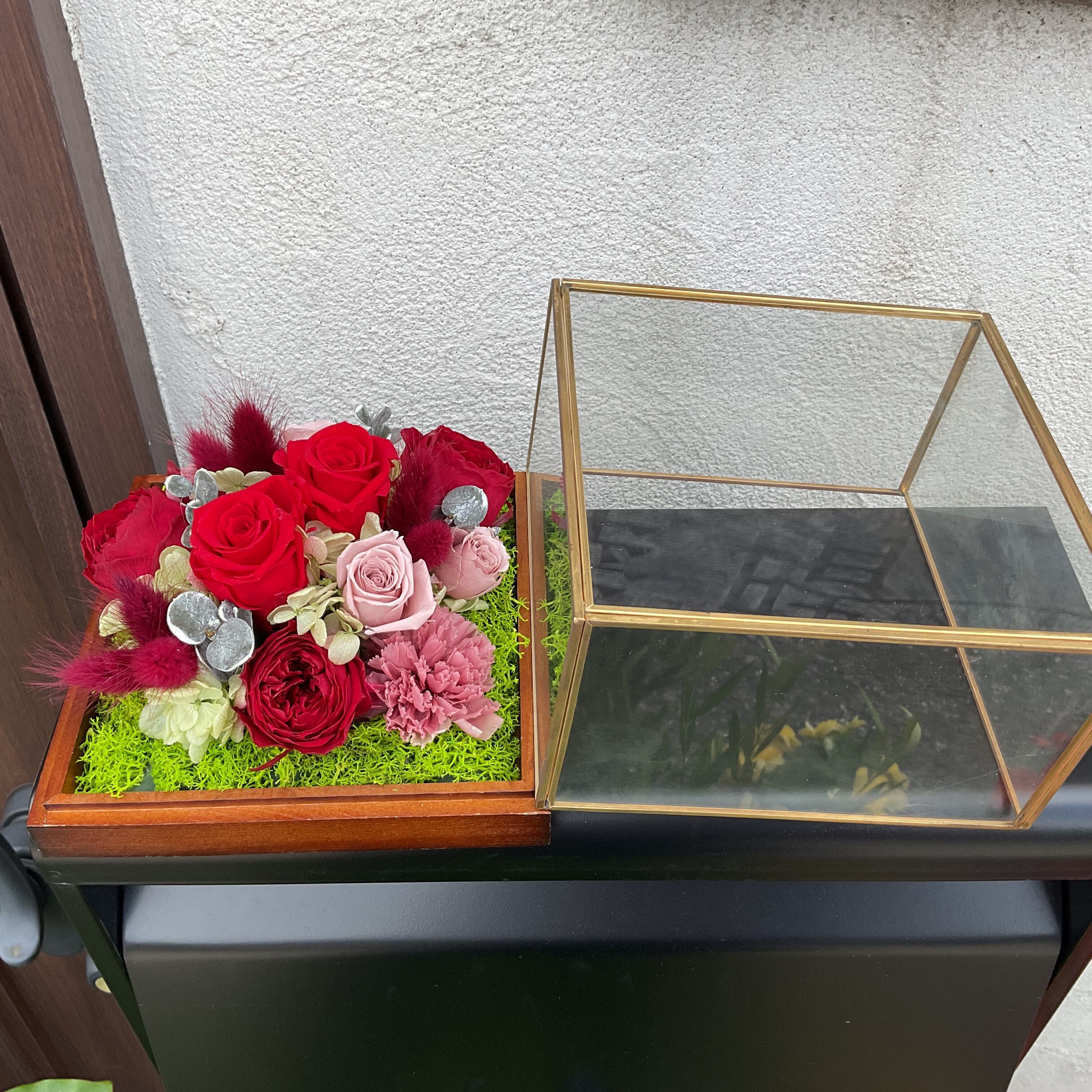 レンデフロール　赤いバラ　プリザーブドフラワー　ケース入り レンデフロール 赤いバラ プリザーブドフラワー ケース入り Reine De