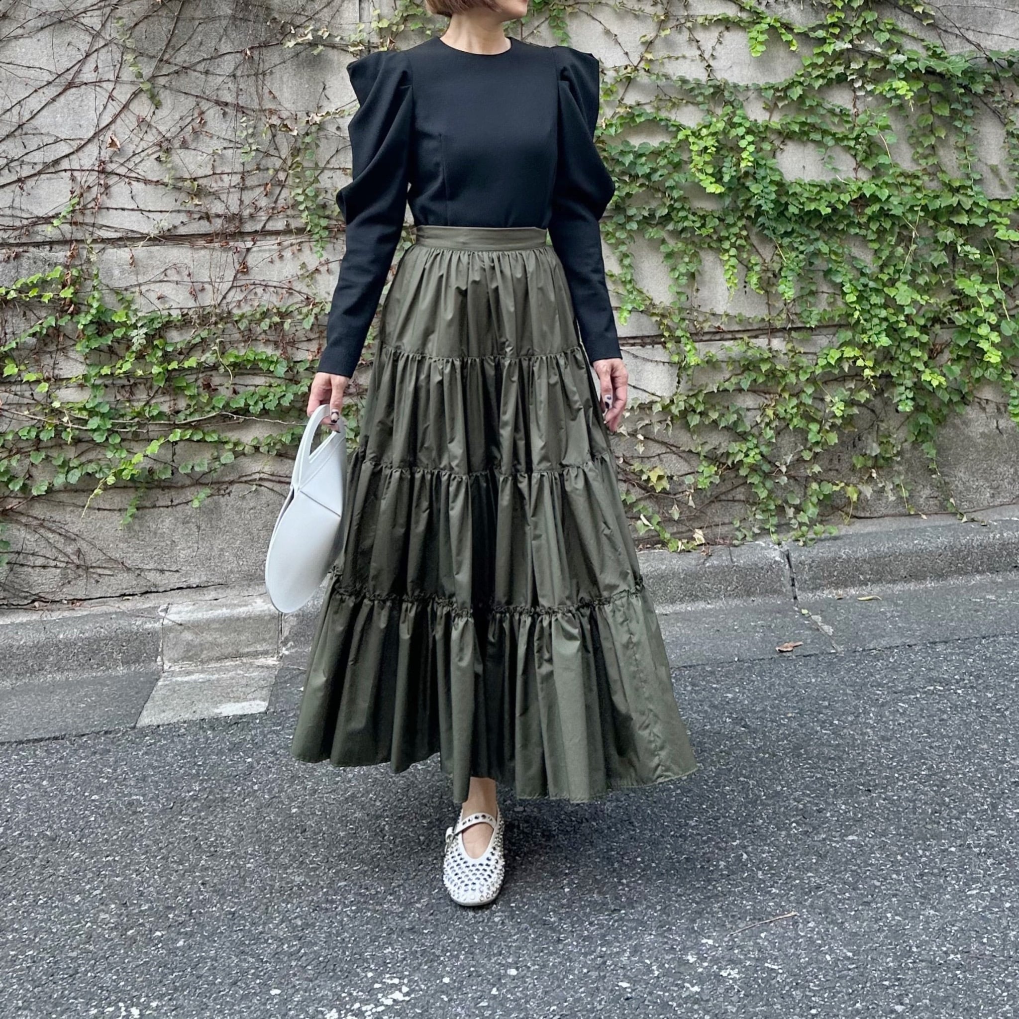 とんがりパフtops Manon ブラック | Cygne 