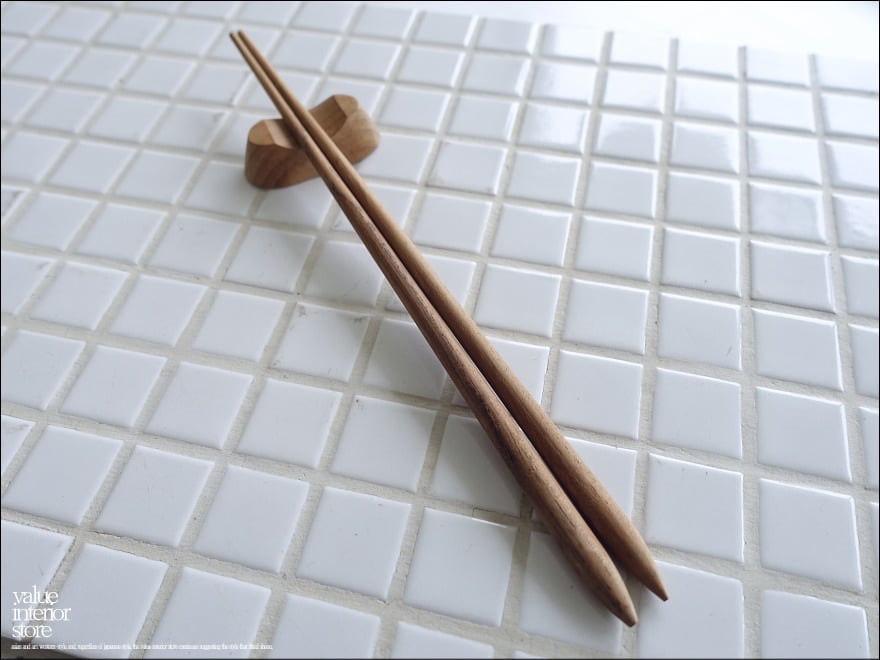 チーク無垢材 お箸 & お箸置きセット 丸箸 木製箸 おはし 無垢材カトラリー 手作り 木工 ナチュラル 世界三大銘木