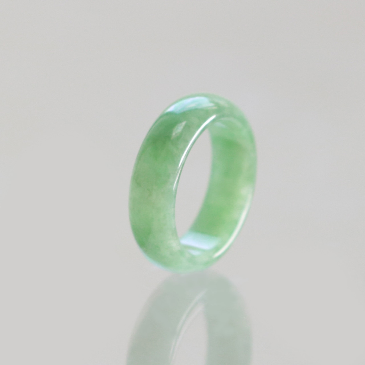 【13号 】 鮮やかなグリーン翡翠 甲丸リング A貨翡翠 jd_rg1967