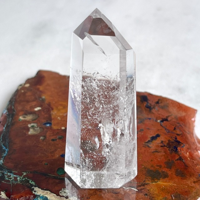 【超美石】虹入り　水晶　ポイント（磨き石）5225