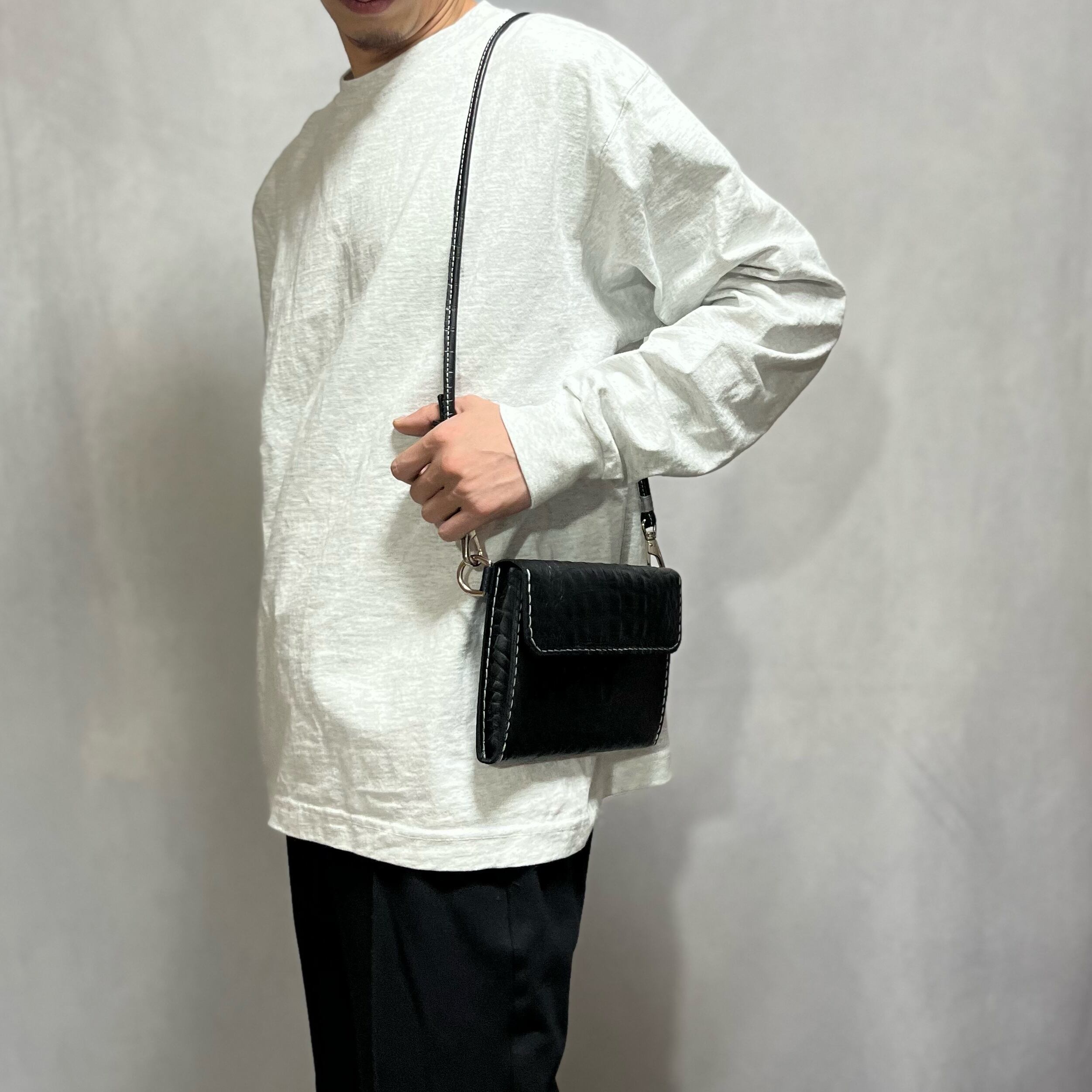 クロコ型押しレザーサコッシュ | VESERATE 