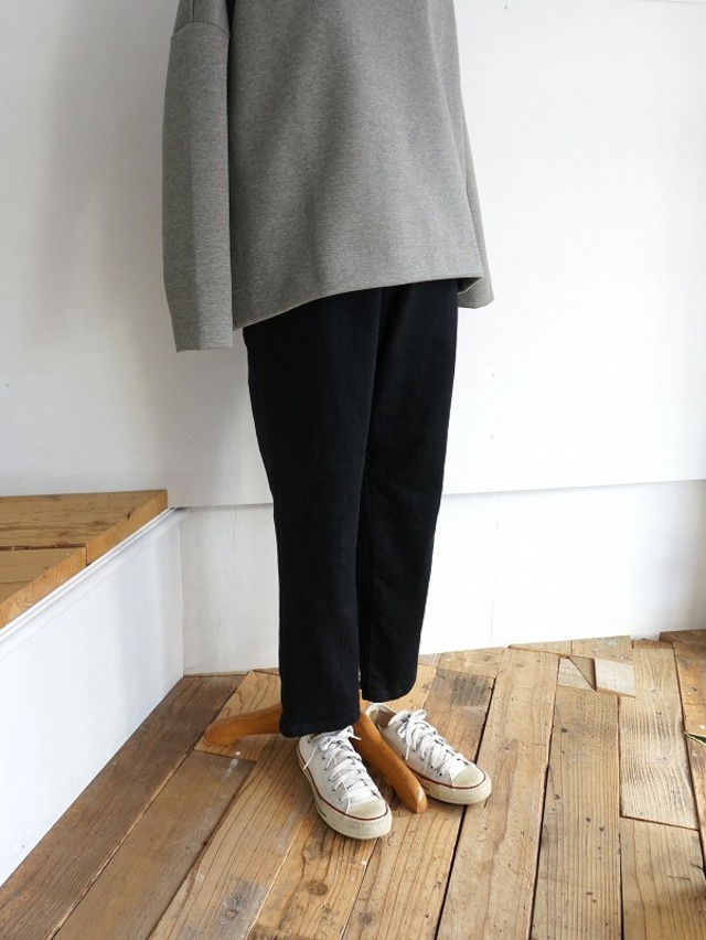 TRAVAIL MANUEL　ストレッチデニム ペグパンツ