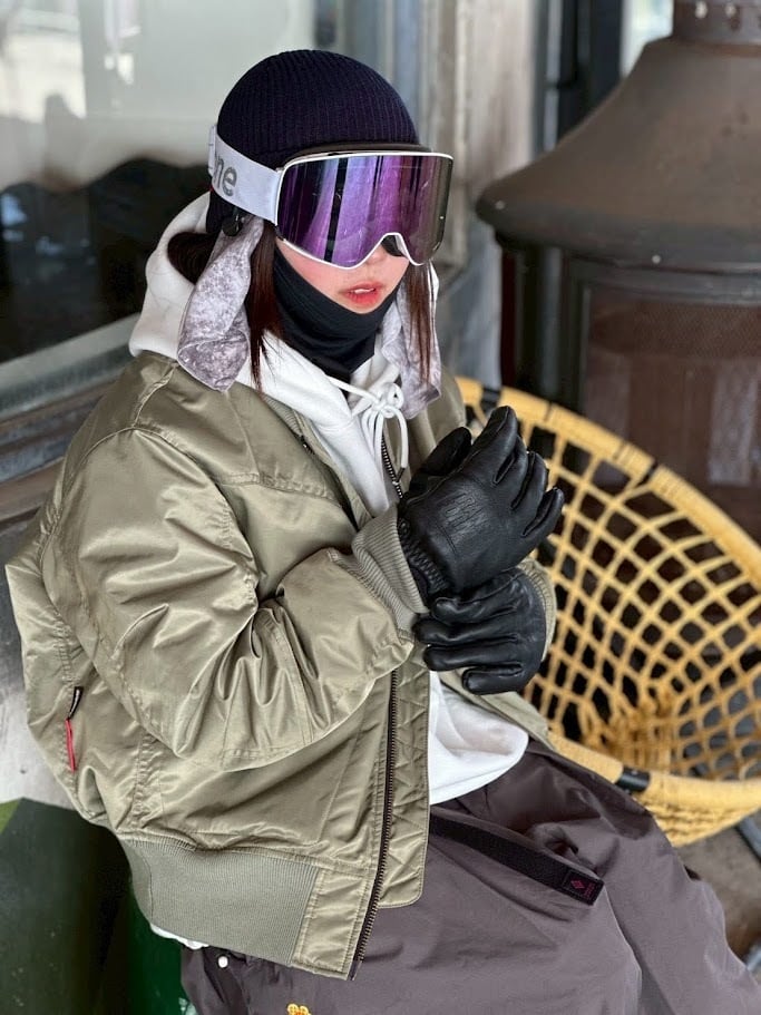 TRANSFORM Photo Incentive Glove