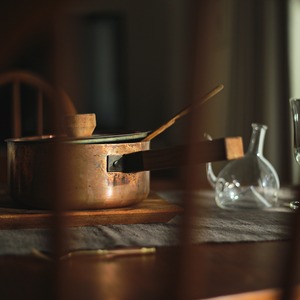 銅 片手鍋 蓋付き ヴィンテージ｜キッチンに深みを与える一生モノのレトロな道具