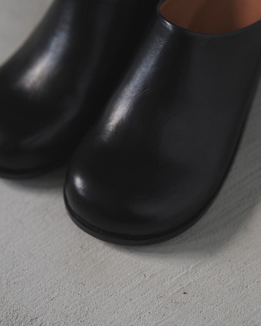 anuke 】Ecoleather Heel Slip-ons | valance 福井｜レディース