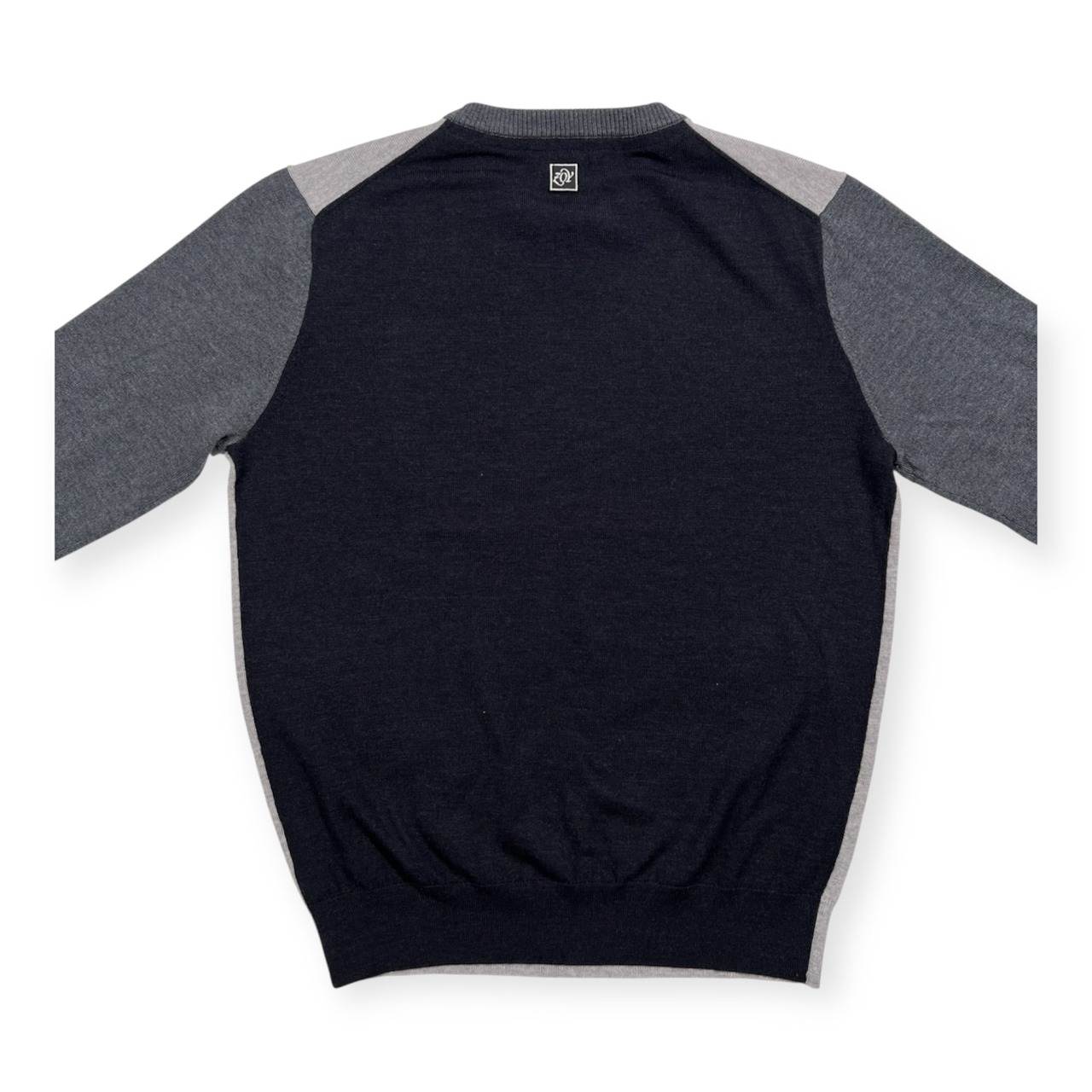 ZOY ゾーイ DRESSCODE INTERNATIONAL 羊毛100% 切替 ウールニットセーター 2 /グレー系 ロゴパッチ 刺繍 ゴルフ ウェア/薄手