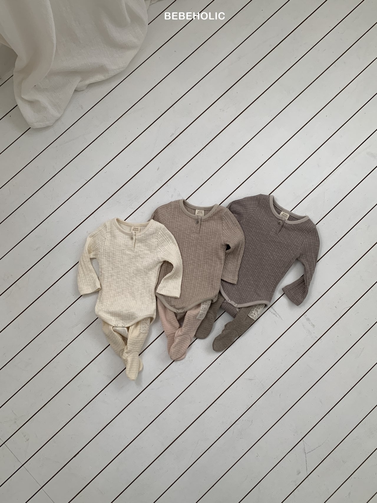 ruby gold suit【bebeholic】※2月下旬〜3月上旬発送予定