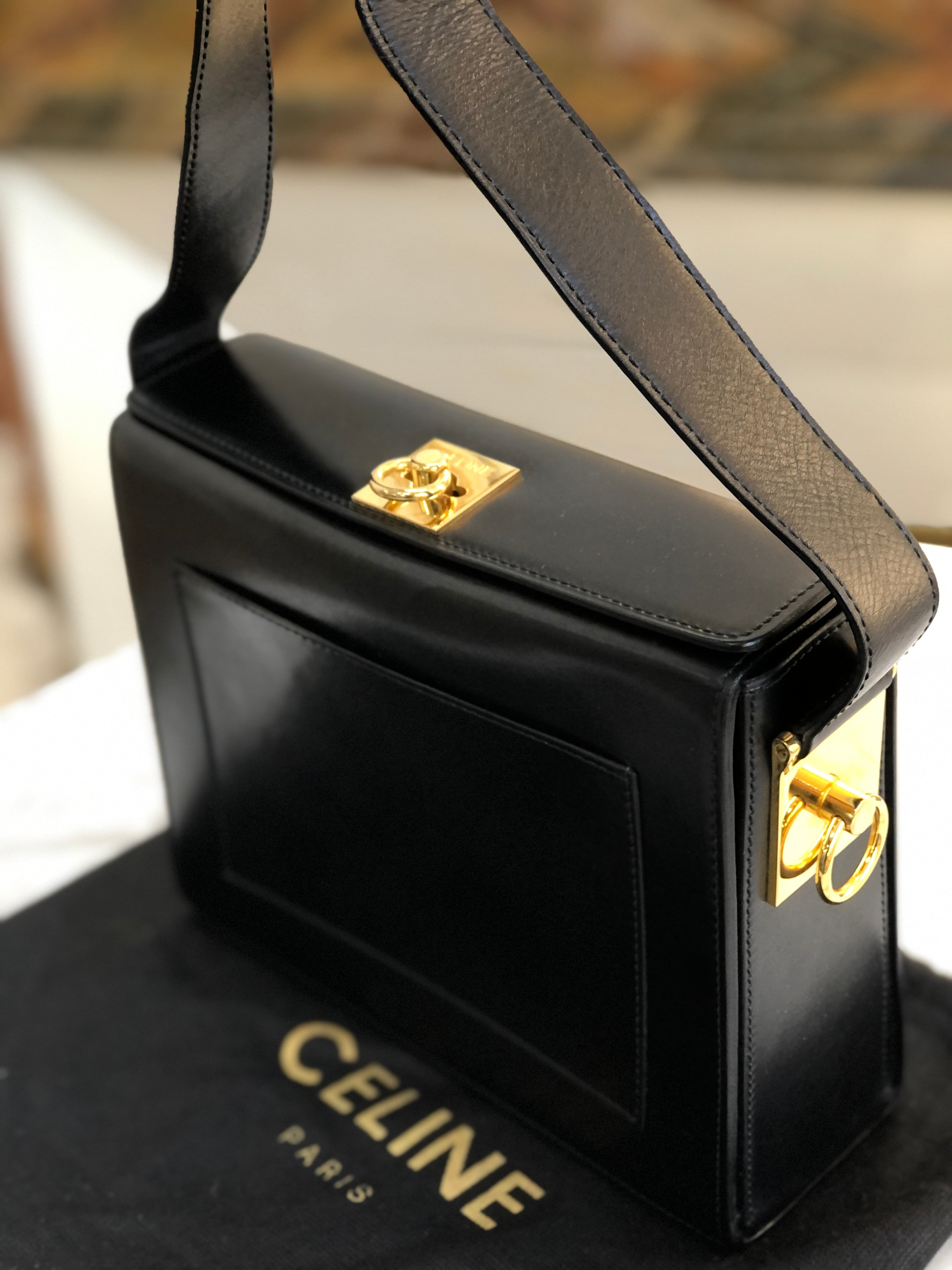 CELINE セリーヌ　ガンチーニ　ロゴ　レザー　ショルダーバッグ　ブラック×レッド　オールドセリーヌ　vintage　w6vekz |  VintageShop solo powered by BASE