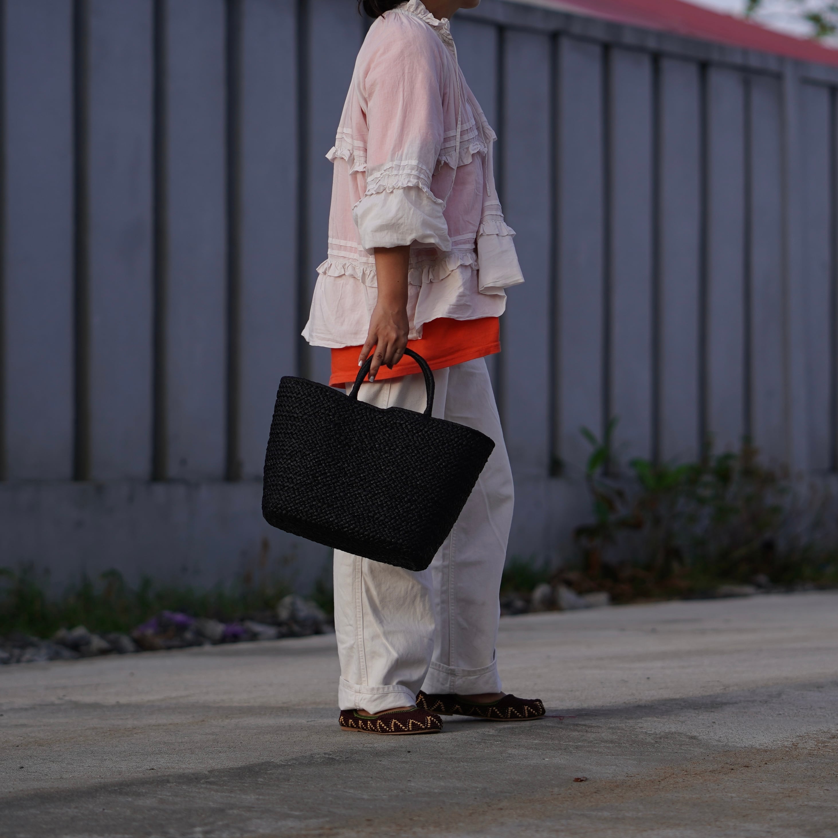 Marche Bag (M) - Black | AMPIANA