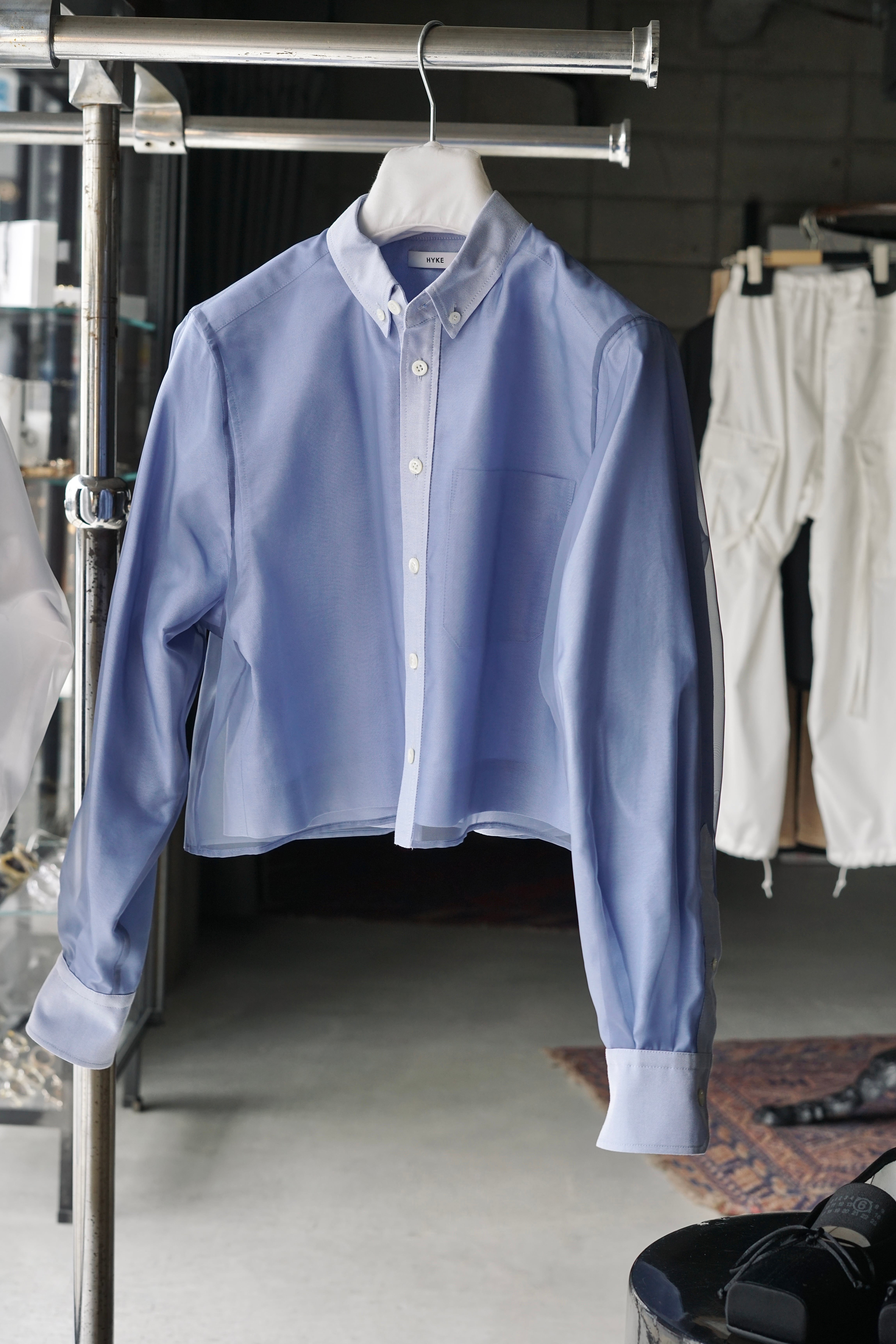 HYKE / LAYERED OXFORD SHEER SHIRT (BLACK / WHITE / BLUE) | JUQUI