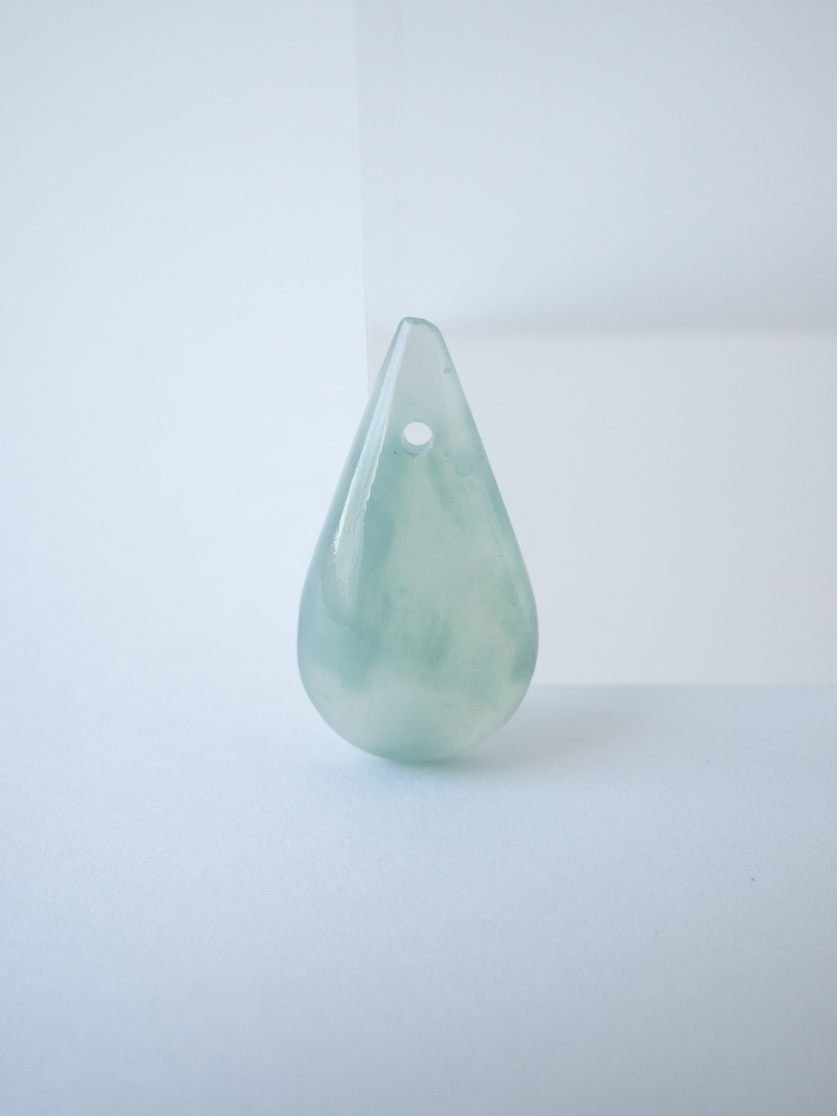 翡翠 (穴あき)- b09