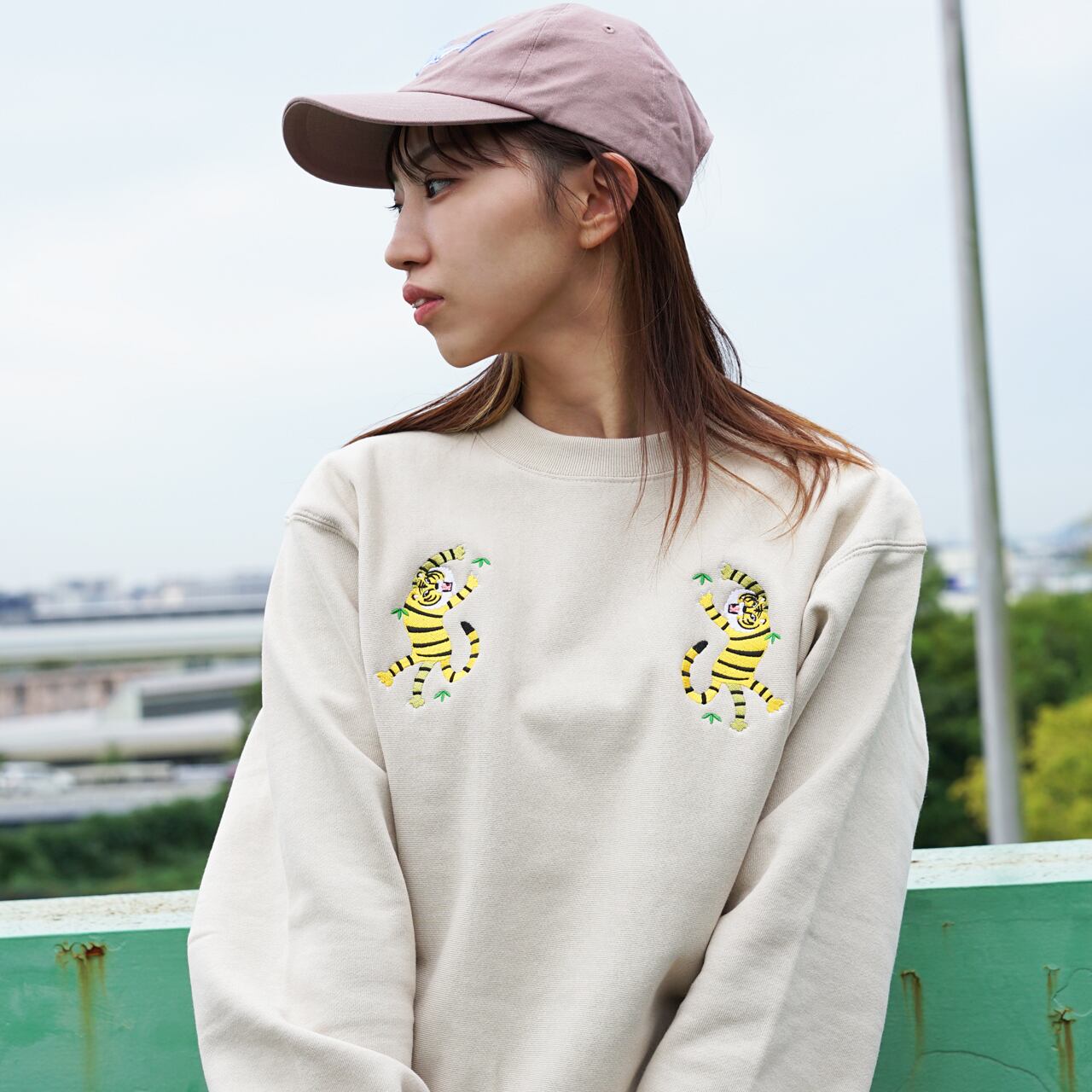 【KUSU GURU】刺繍 トレーナー