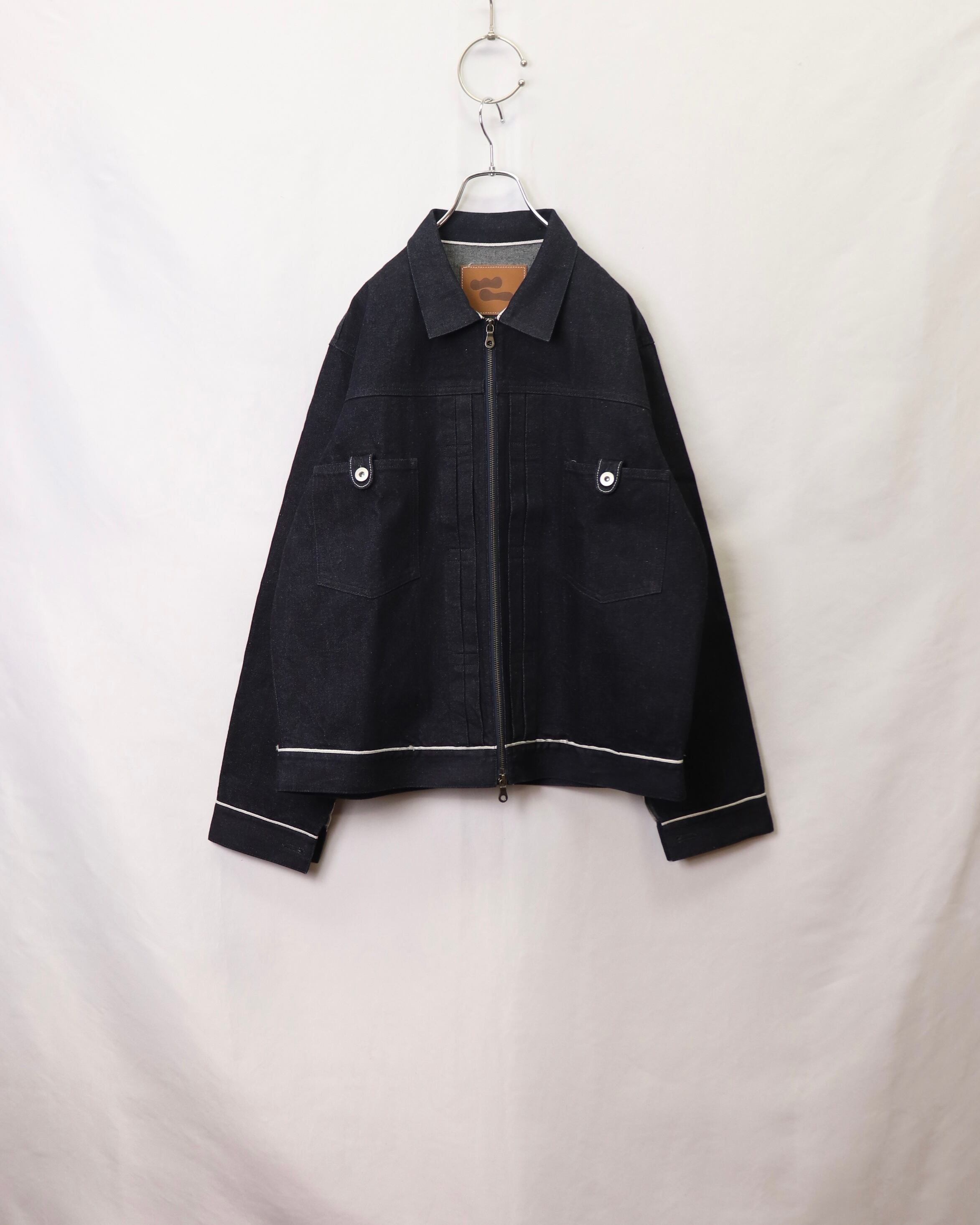 wonderland】File jacket | ROGER