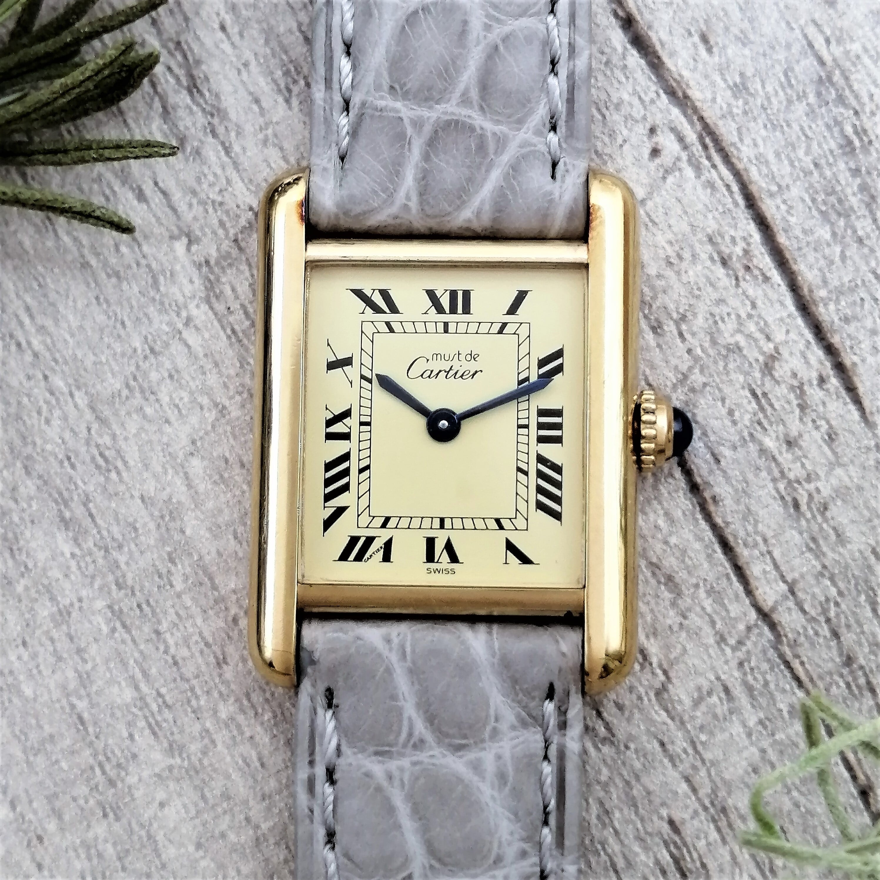 CARTIER THE TANK WATCH カルティエ　タンク