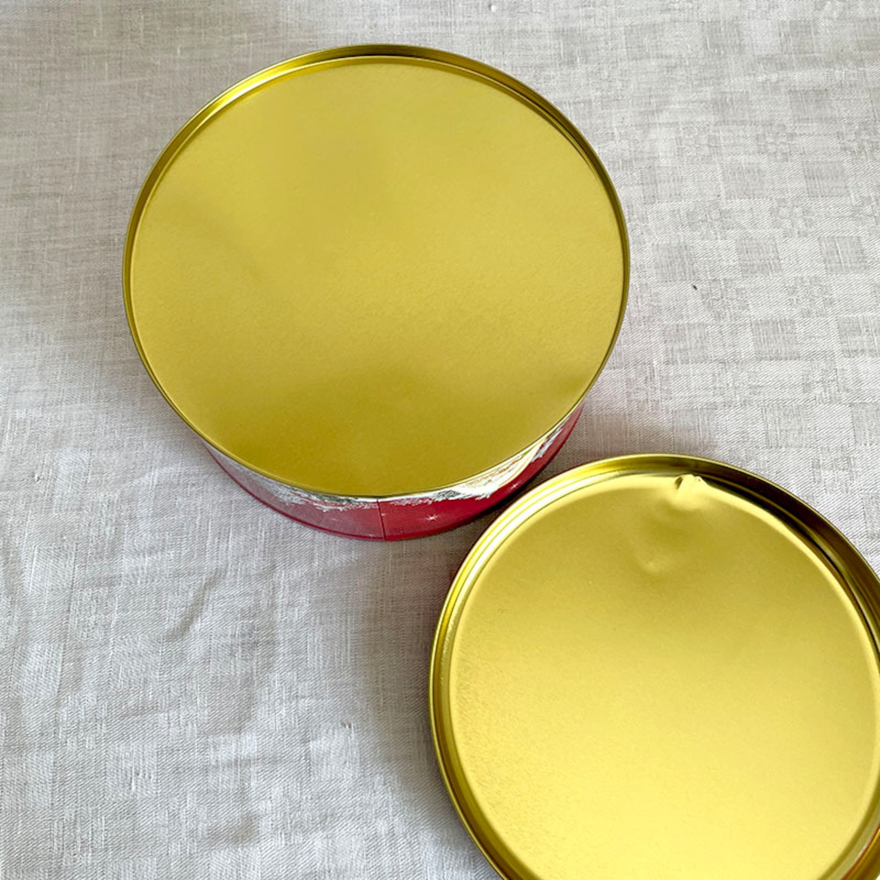 ビレロイ＆ボッホ　クリスマス缶大　3個セットの大1個　新品未使用品　希少　Villeroy & Boch ビスケットボックス 12otdt14-1